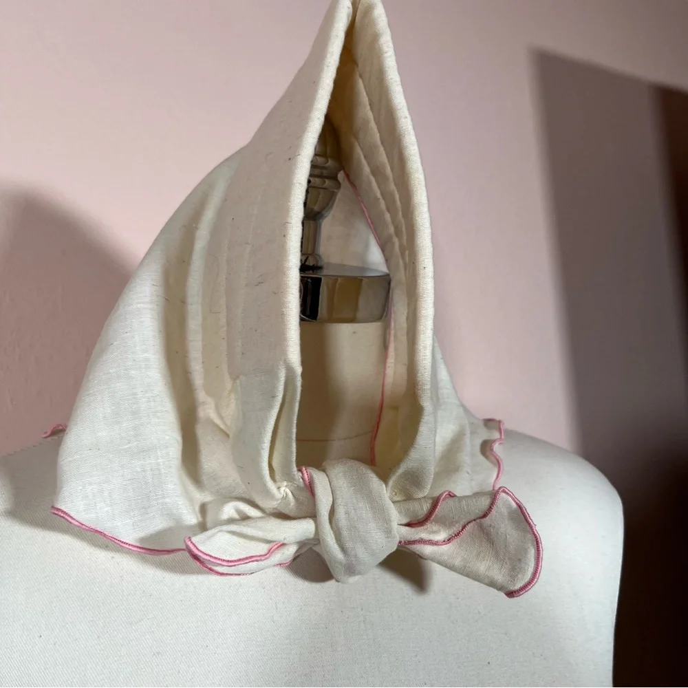 Vintage 1960's 70' Mod MCM Pink Feminine Cottagecore Kitschy Triangle Head scarf